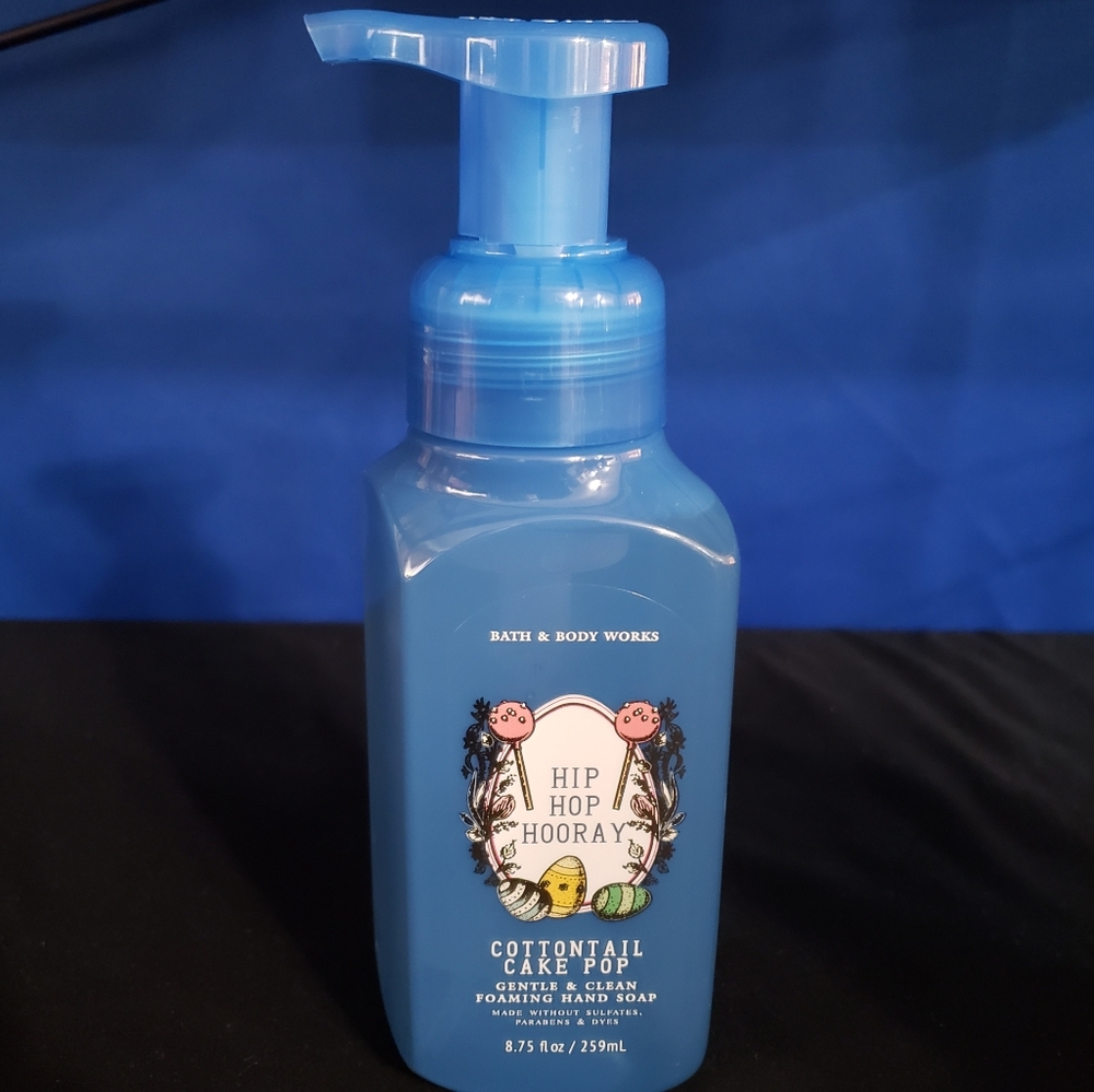 Bath & Body Works Hand Foaming Cottontail Cake Pop Soap